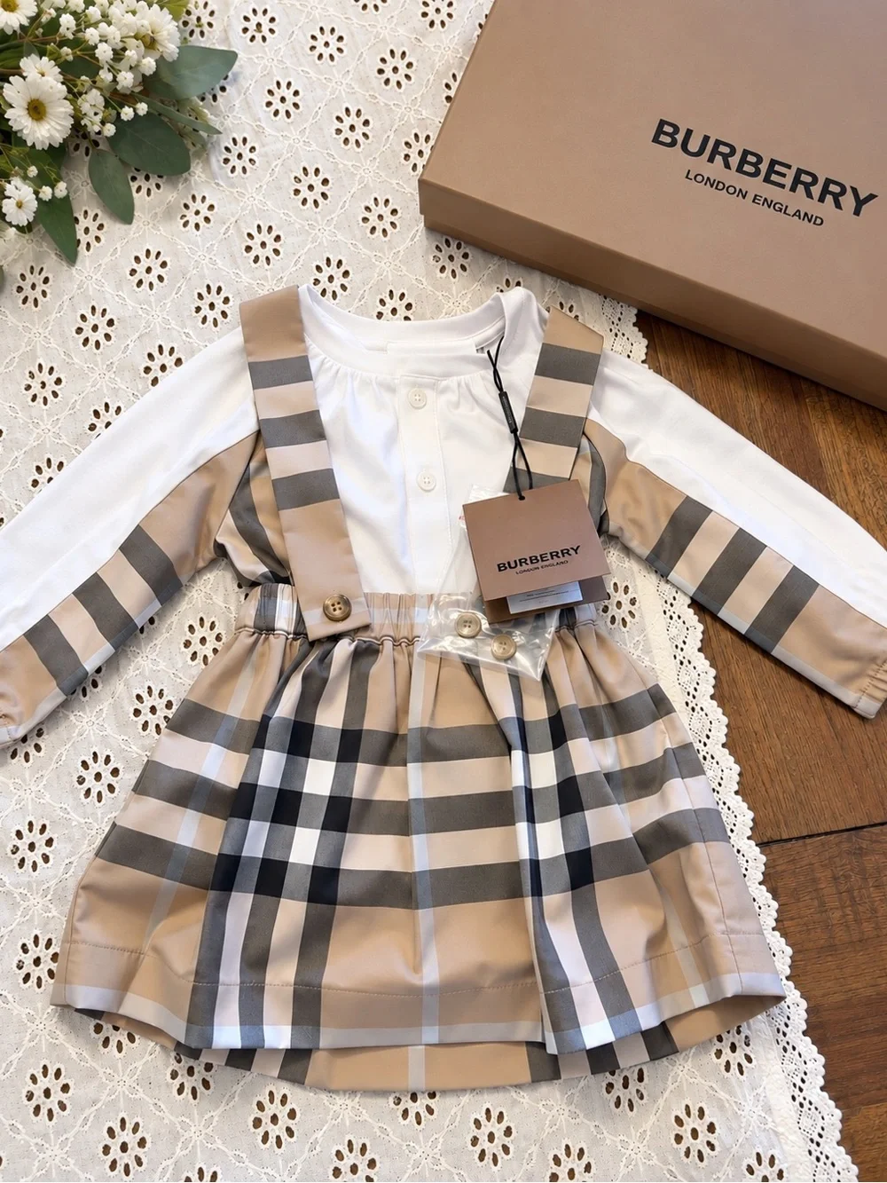 Burberry Baby Pale Sand Check Milu 2 piece set 6M NWT with box